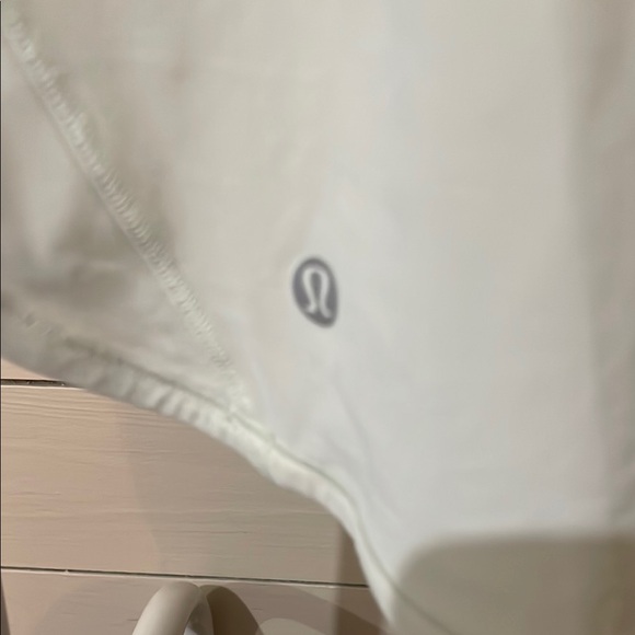 Cream Scoop Neck Sleeveless Tank Top - Picture 2 of 3